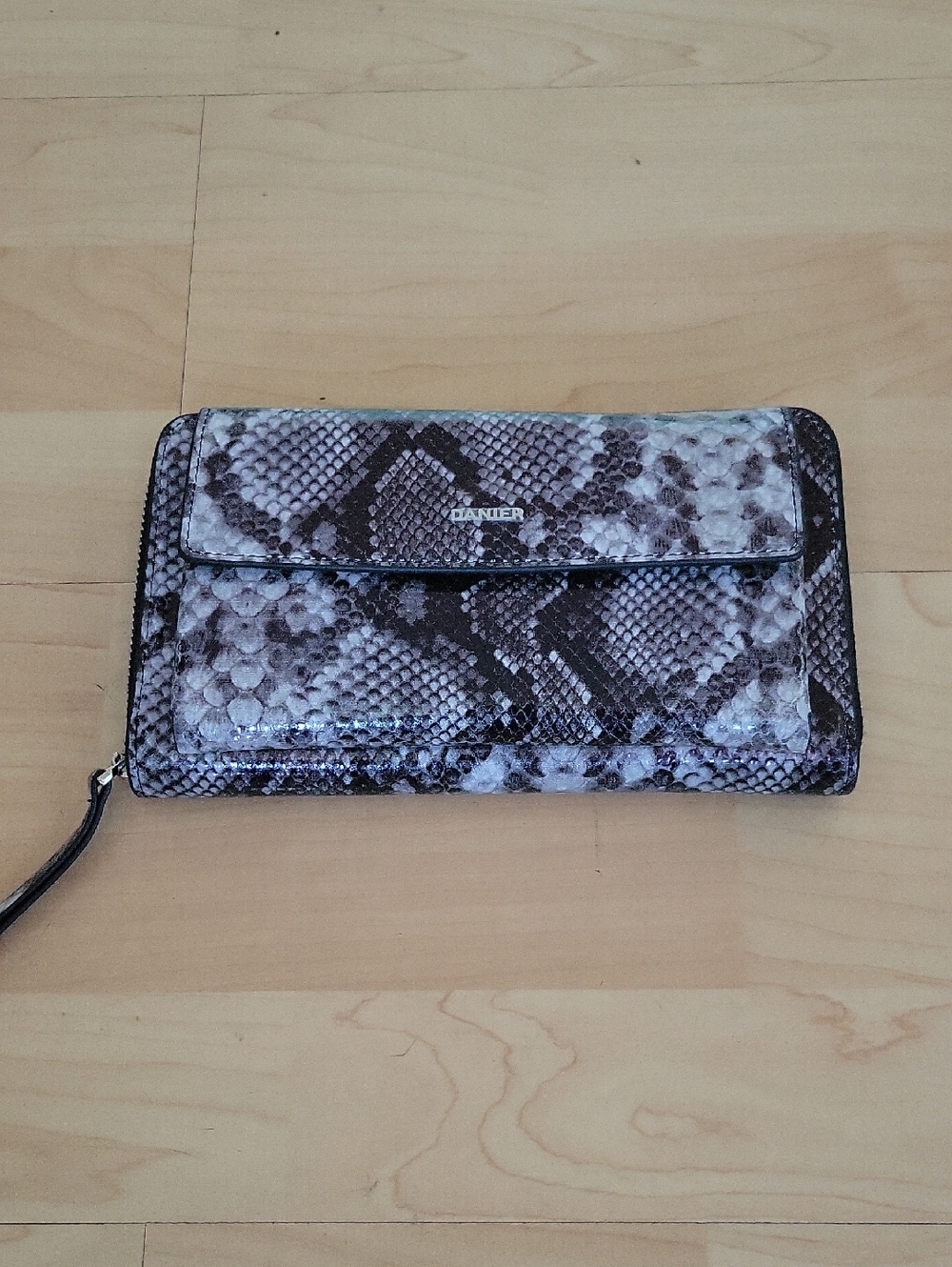 Neutral Snakeskin-Print Women’s Wristlet Wallet